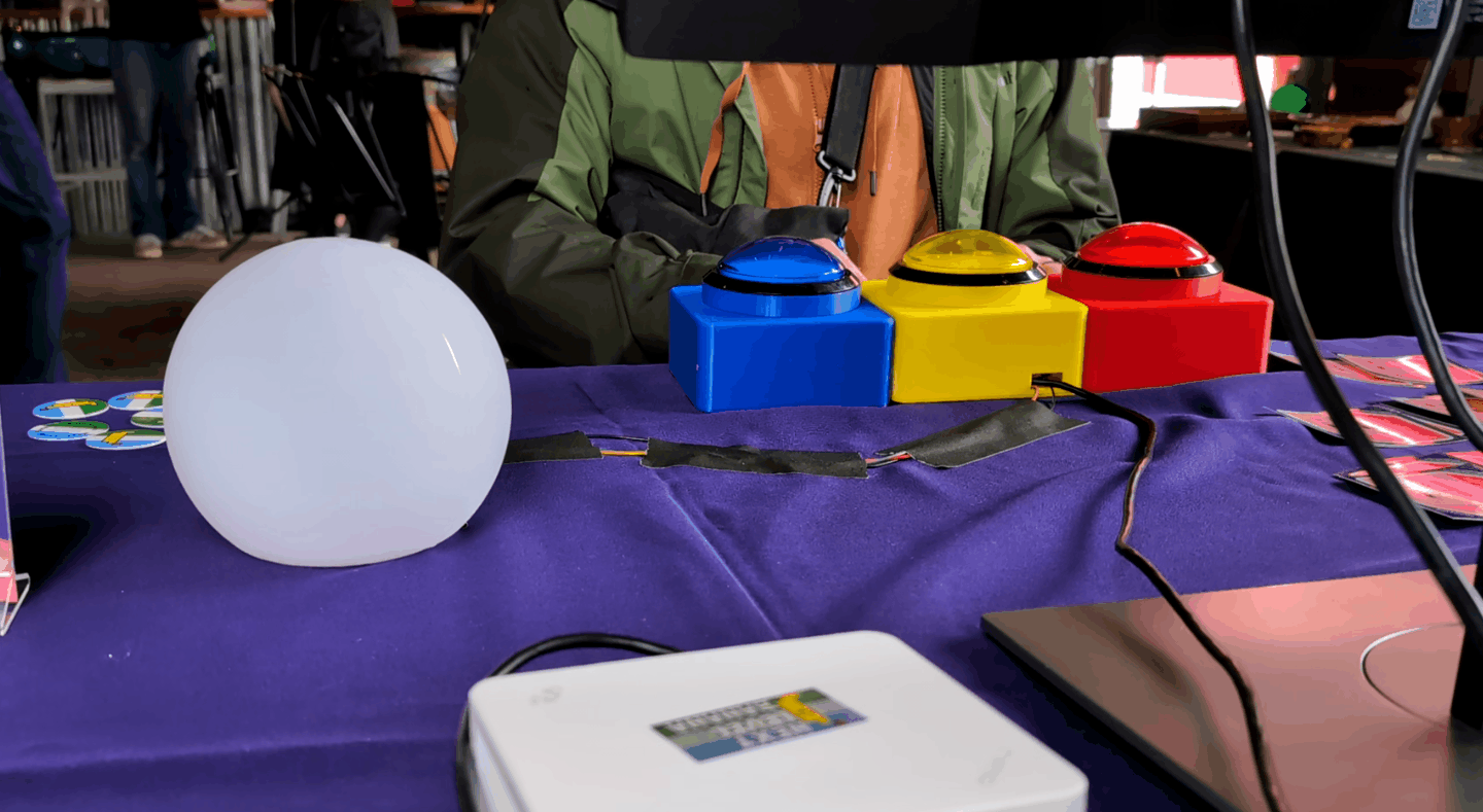 gif of feedback orb lighting up when buttons are pressed